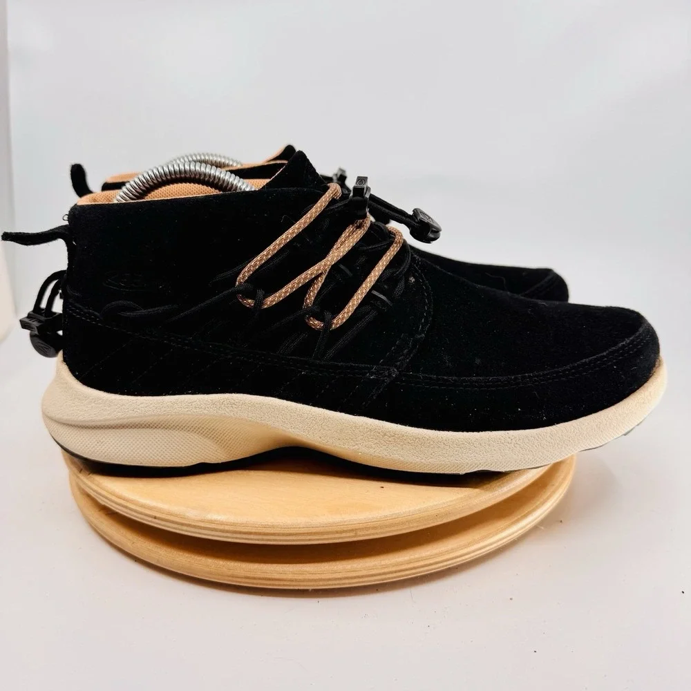 KEEN Uneek‎ Chukka Boots Women's 9.5 Black Ankle Boots Lightweight